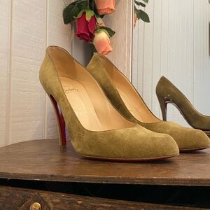Christian Louboutin Sage Green Suede High Heel Almond Toe Red Bottoms EU 40 US 9